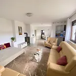 Mirabella's Hidden Little Paradise Apartment