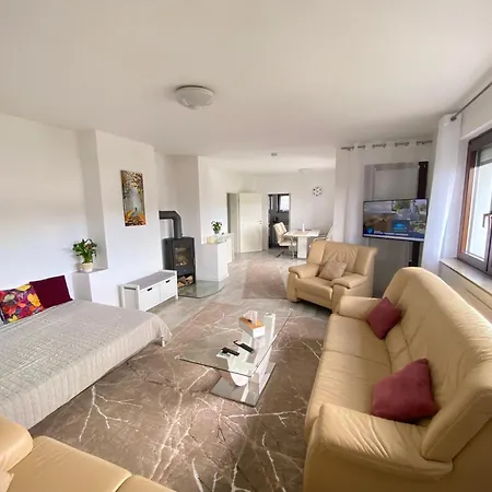 Mirabella's Hidden Little Paradise Appartement